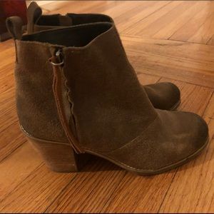 Dolce Vita Joust booties - Tan - Like new